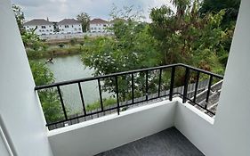 Comfy Hotels คอมฟี่โฮเทล